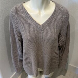 Garnet Hill V-Neck 100% Cashmere Sweater in Taupy Gray Sz S